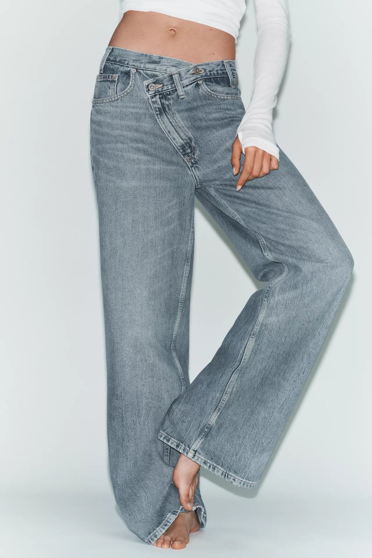 CRISS CROSS WIDE-LEG JEANS