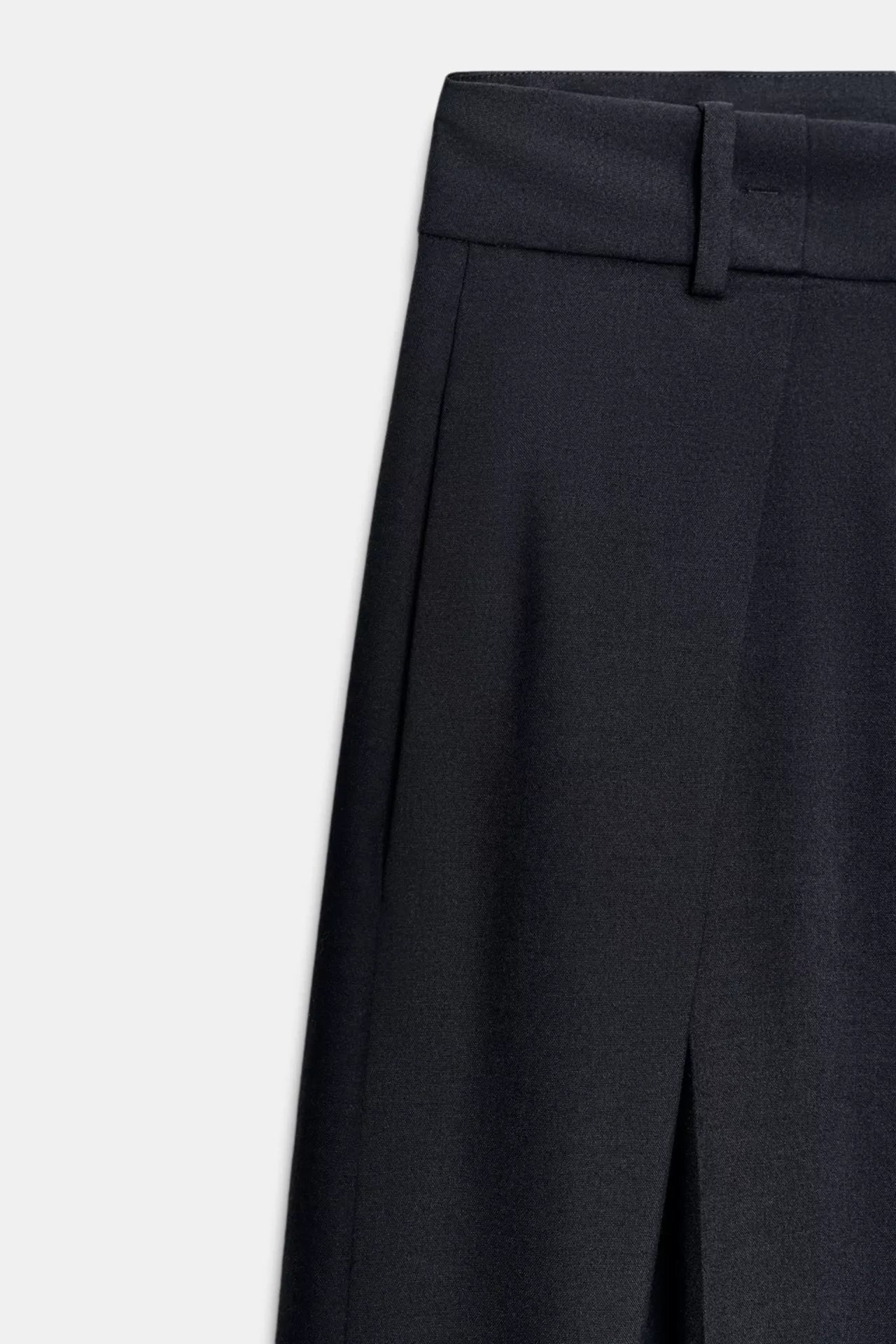 WIDE LEG PLEATED PANTS